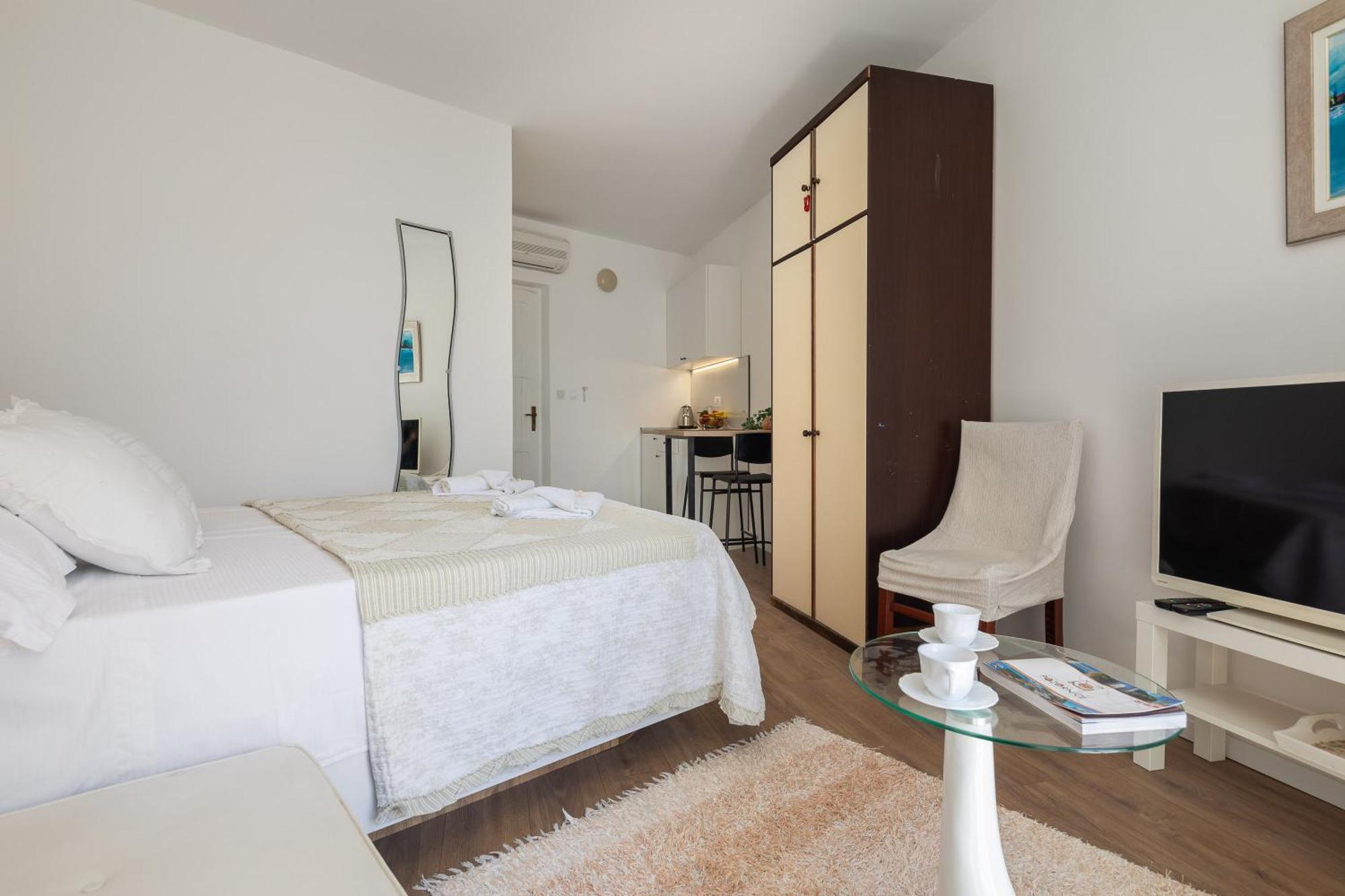 Caleta Seaview Suites II - Pool & Jacuzzi Lokva Rogoznica Bagian luar foto